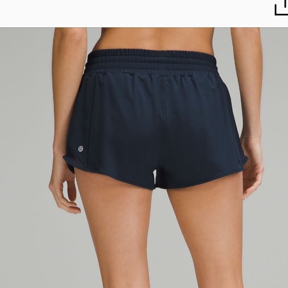 Lululemon Athletica Hotty Hot High-Rise Lined Short 2.5” - Picture 4 of 4
